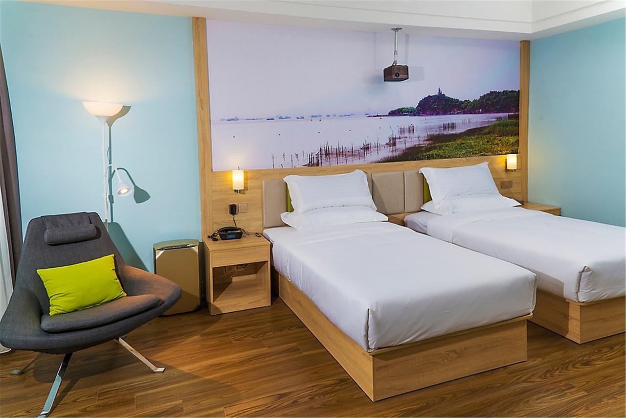 ホテル Ibis Styles Nantong Development Zone Shimao Plaza エクステリア 写真