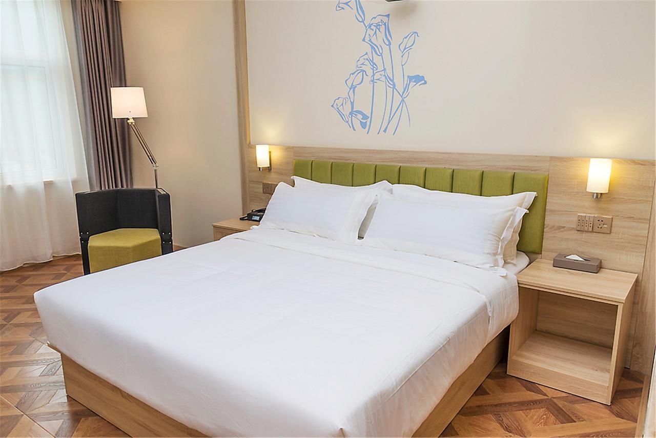ホテル Ibis Styles Nantong Development Zone Shimao Plaza エクステリア 写真